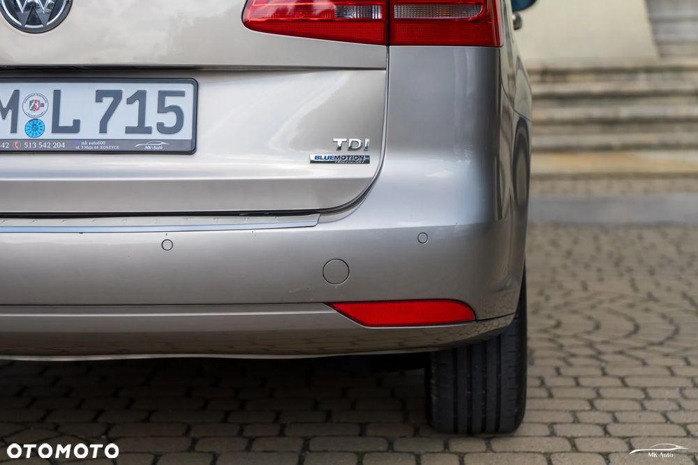 Volkswagen Touran 1.6 TDI DPF BlueMotion Technology Trendline - 16