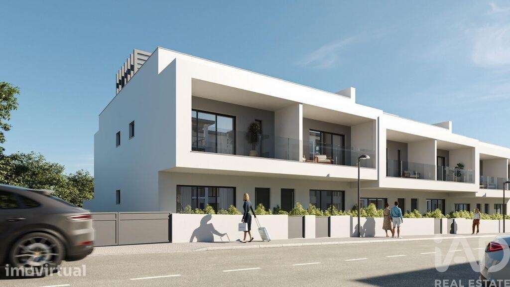 Casa / Villa T3 em Portimão de 189,00 m2 - Grande imagem: 2/19