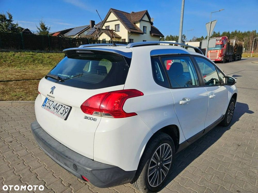 Peugeot 2008 1.2 VTi Allure - 8