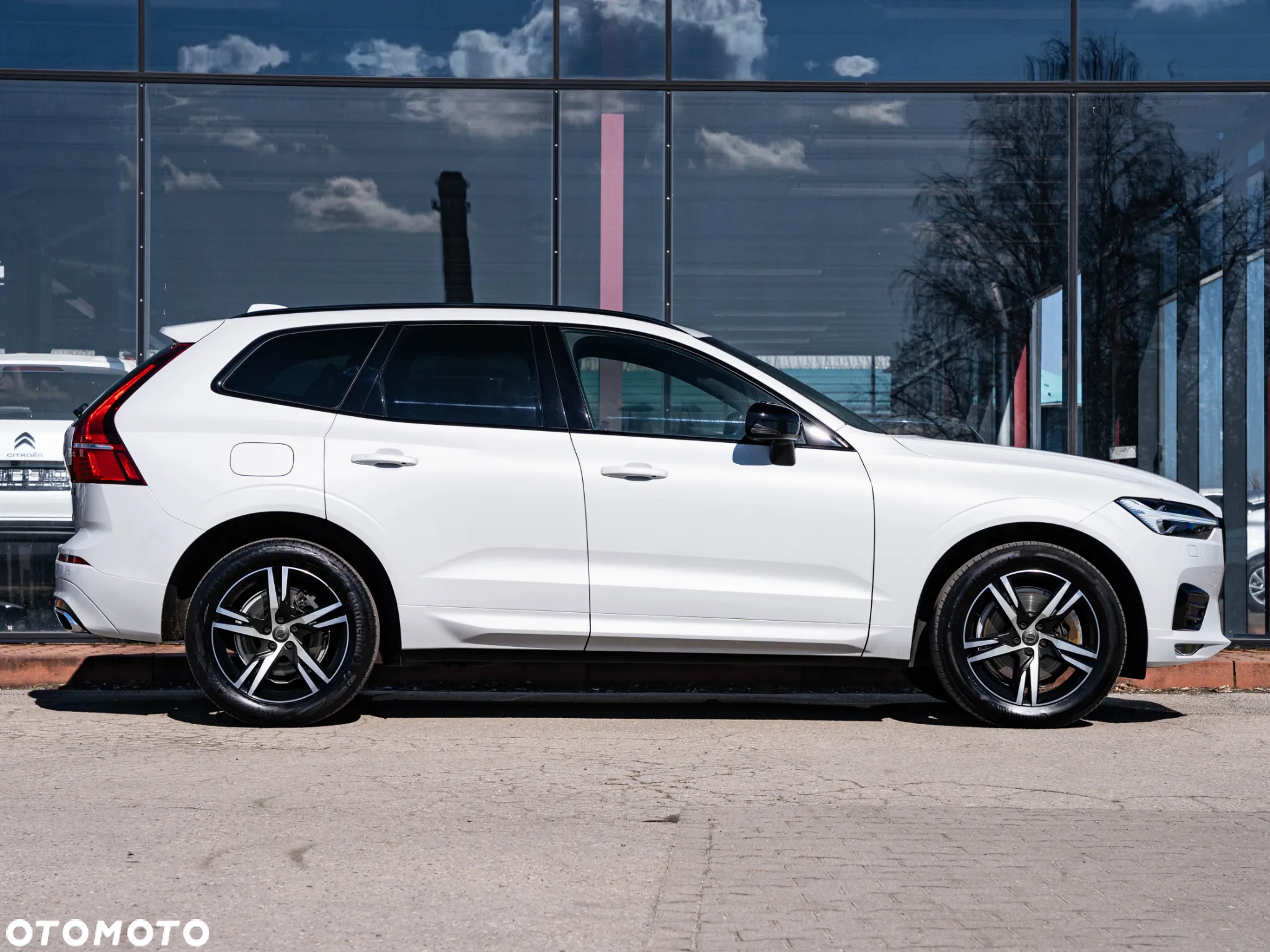 Volvo XC 60 B4 D AWD Plus Dark - 16