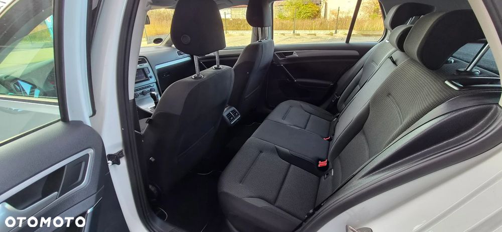 Volkswagen Golf 1.6 TDI Trendline DSG - 22