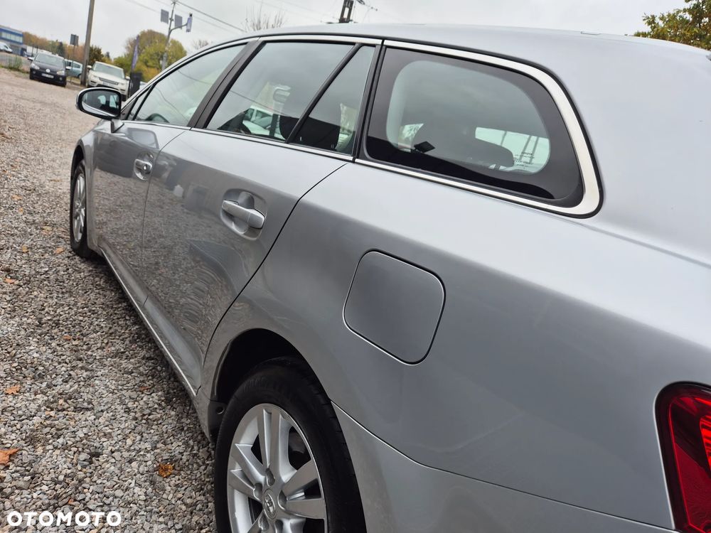 Toyota Avensis Touring Sports 1.8 Comfort - 23