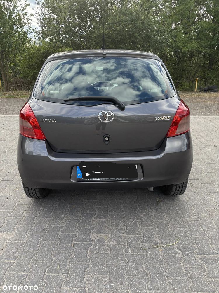 Toyota Yaris 1.3 Sol - 8