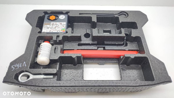 ZESTAW NAPRAWCZY KOŁA WKŁAD BAGAŻNIKA SUZUKI SX4 S-CROSS LIFT 75491-61M00