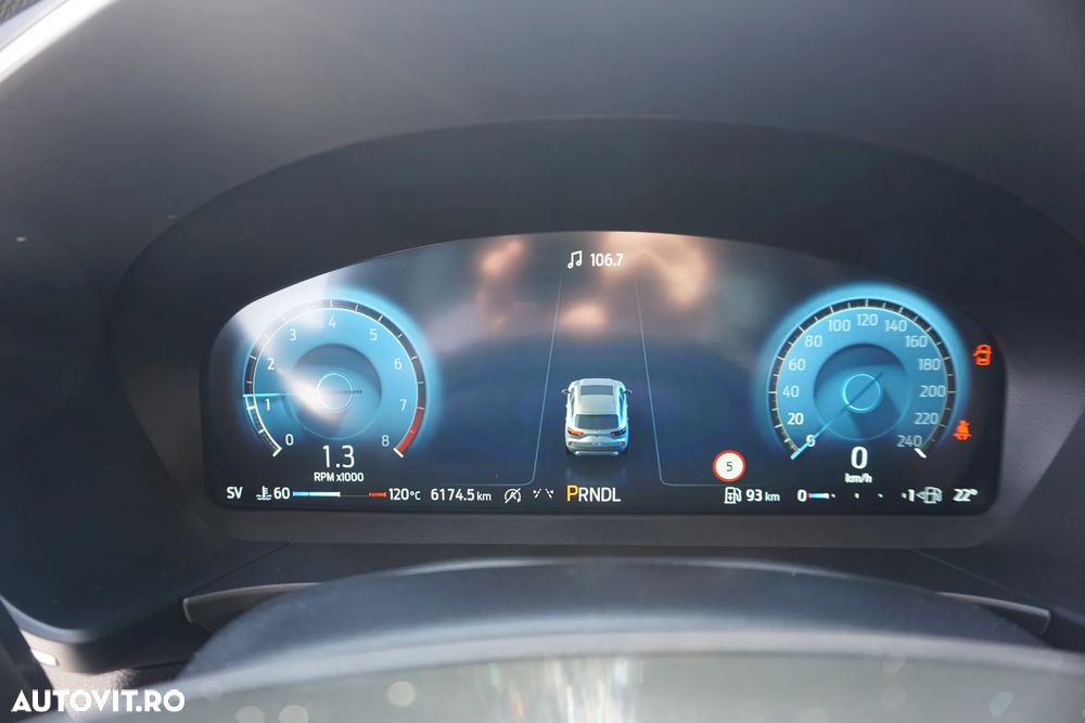 Ford Kuga 1.5 EcoBoost A8 FWD Titanium - 8