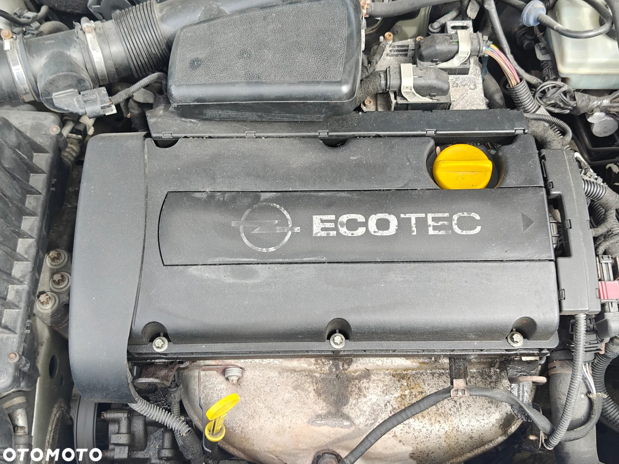 Opel Astra GTC 1.6 Cosmo - 19
