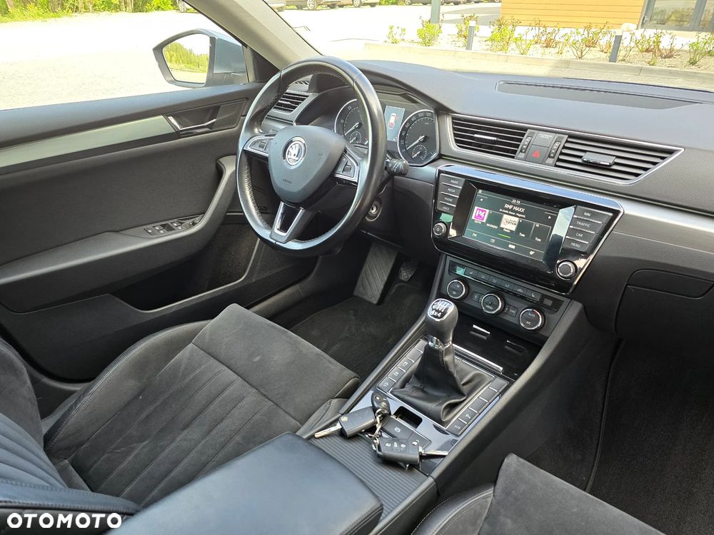 Skoda Superb 2.0 TDI 4x4 Style - 38