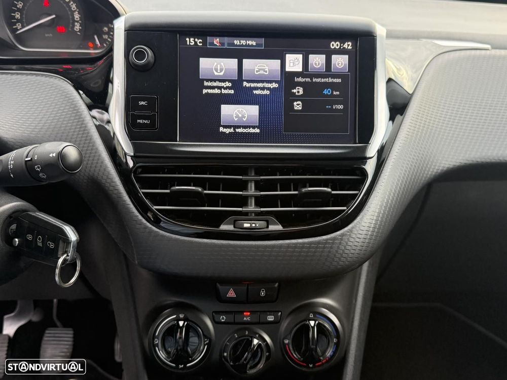 Peugeot 208 1.2 PureTech Style - 22