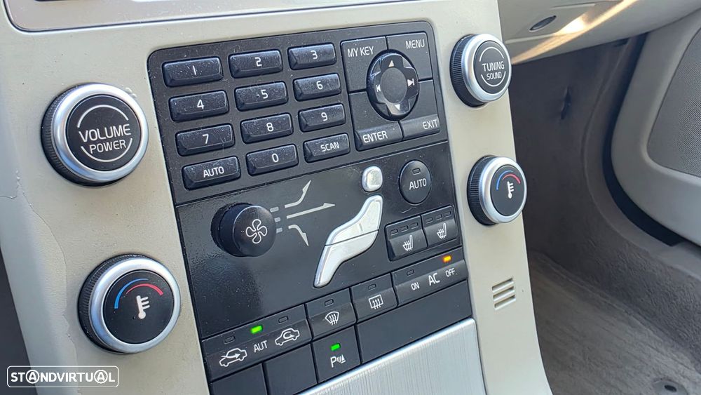 Volvo V70 2.0 D Summum - 20