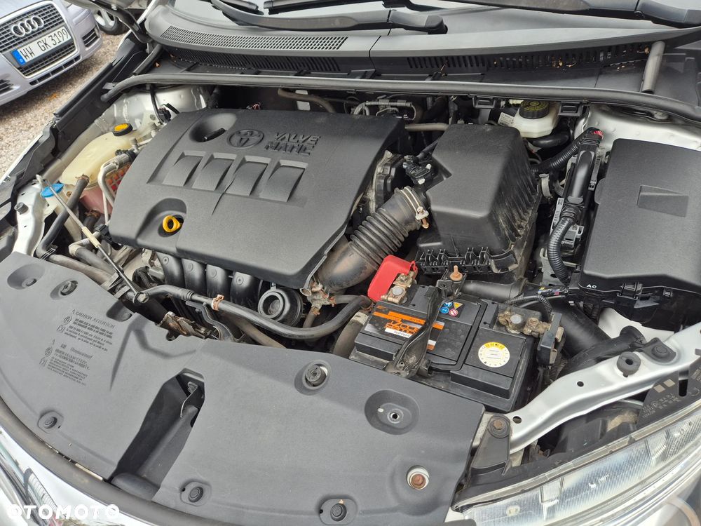 Toyota Avensis Touring Sports 1.8 Comfort - 40