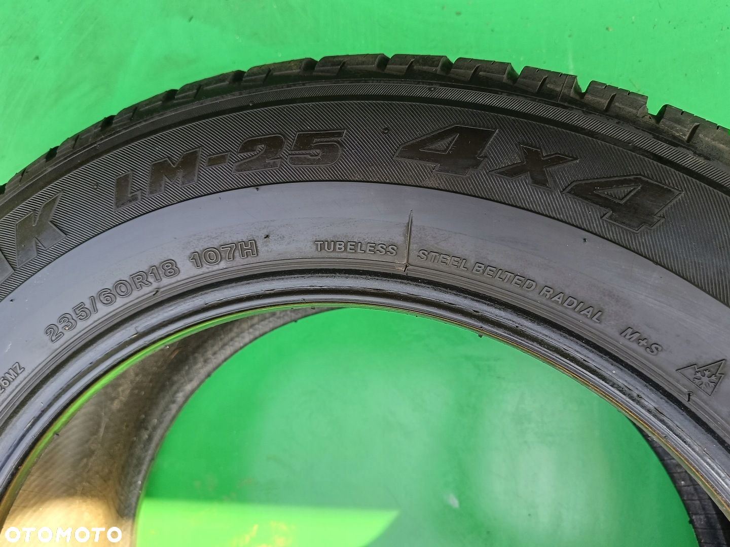 BRIDGESTONE BLIZZAK LM-25 4x4 235/60/18, 7,8mm - 4
