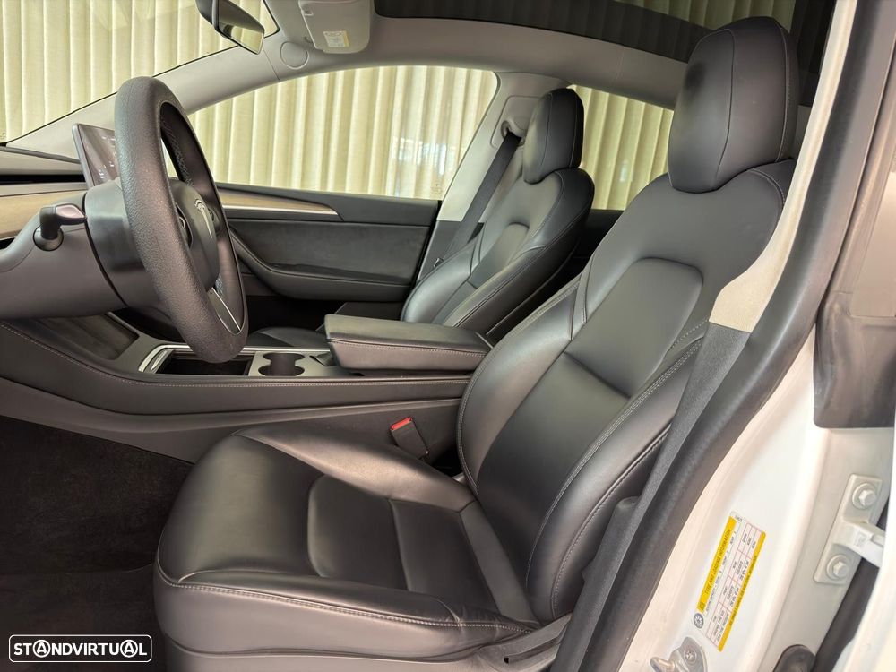 Tesla Model Y Long Range Dual Motor AWD - 11