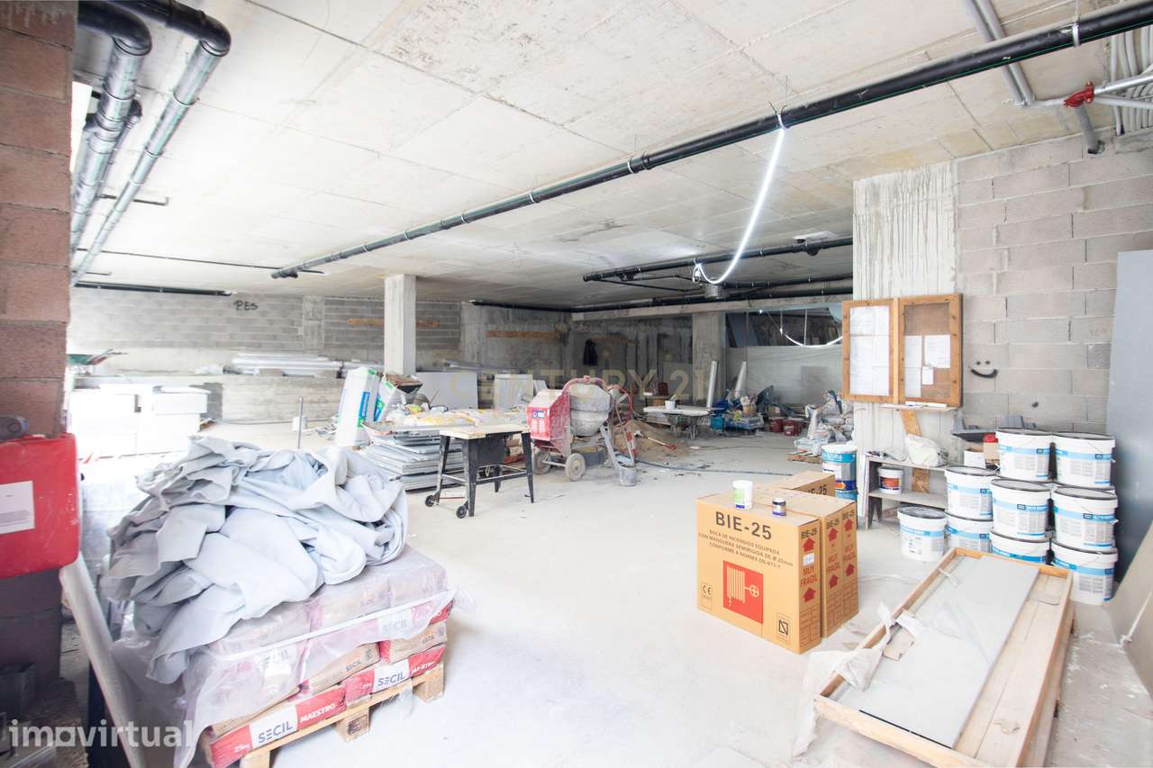 Loja nova em Sacavém | 398 m² | Planta livre - Grande imagem: 5/26