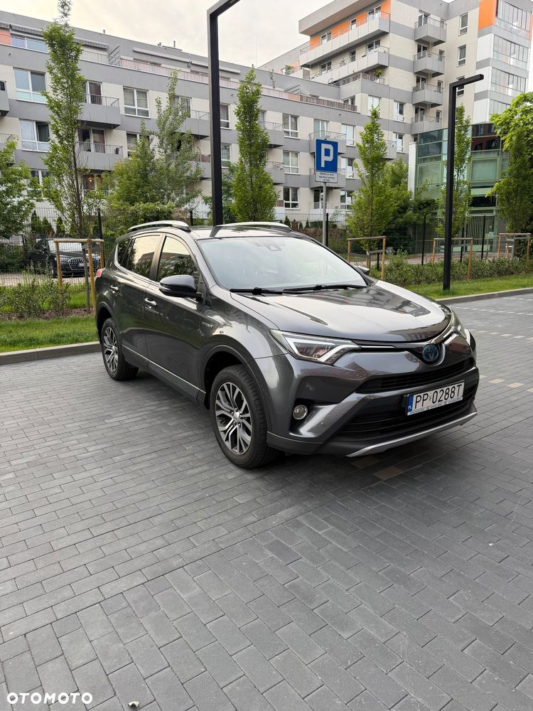 Toyota RAV4 - 1