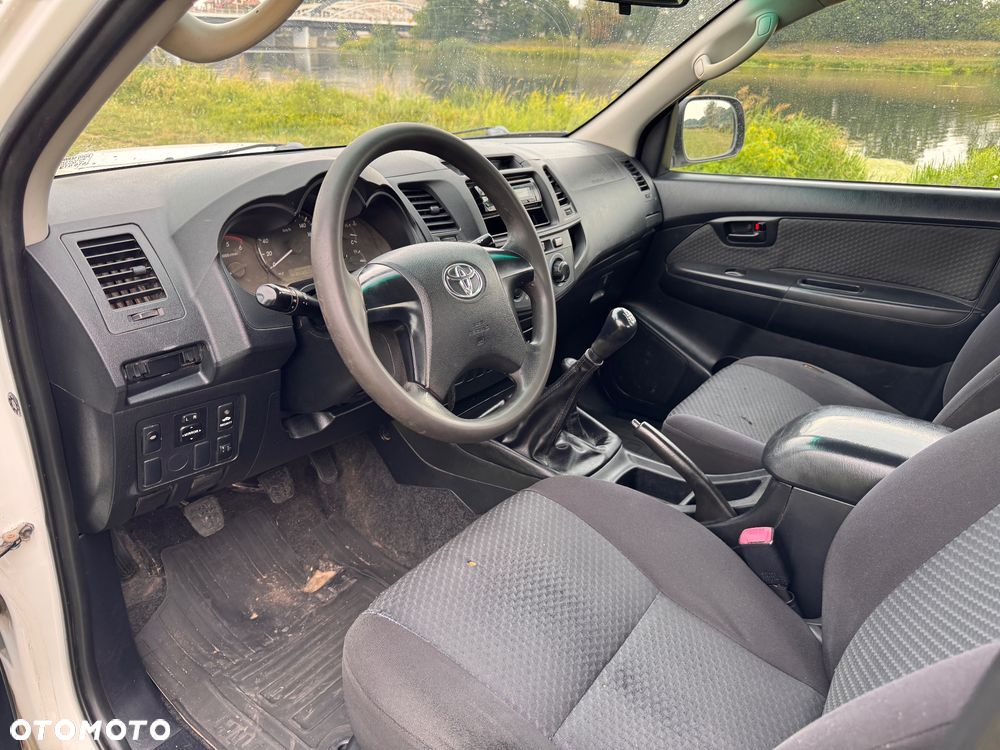 Toyota Hilux 4x4 Double Cab - 16