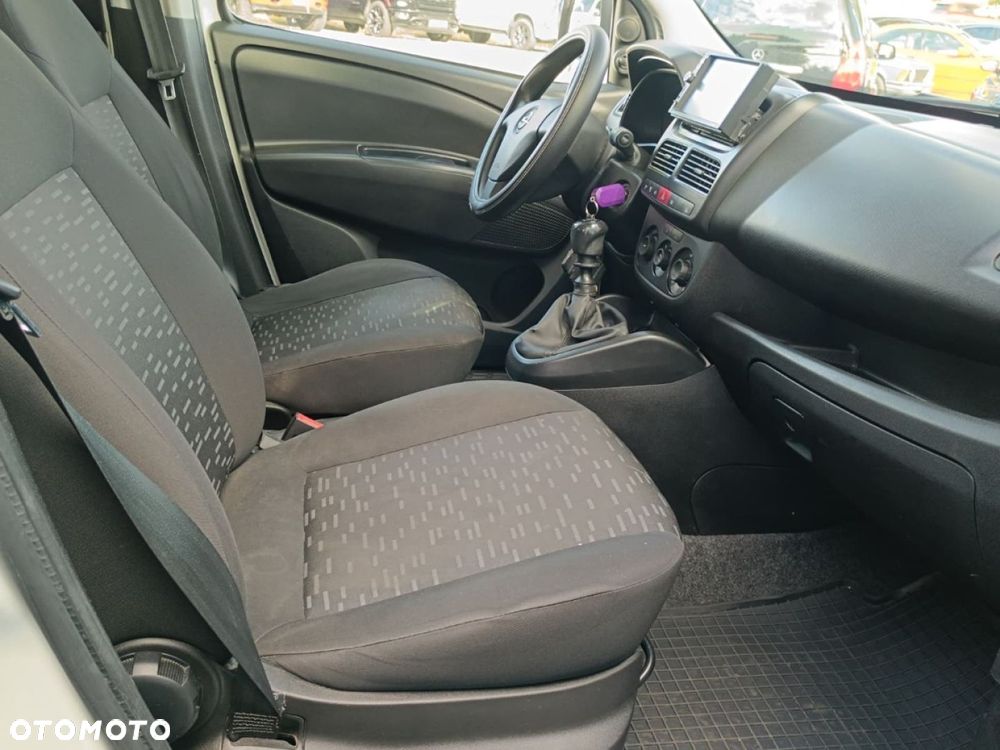 Opel Combo - 24
