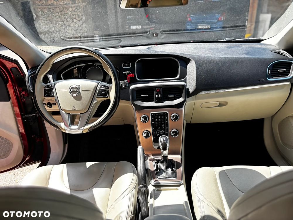 Volvo V40 Cross Country T4 Drive-E Momentum - 25
