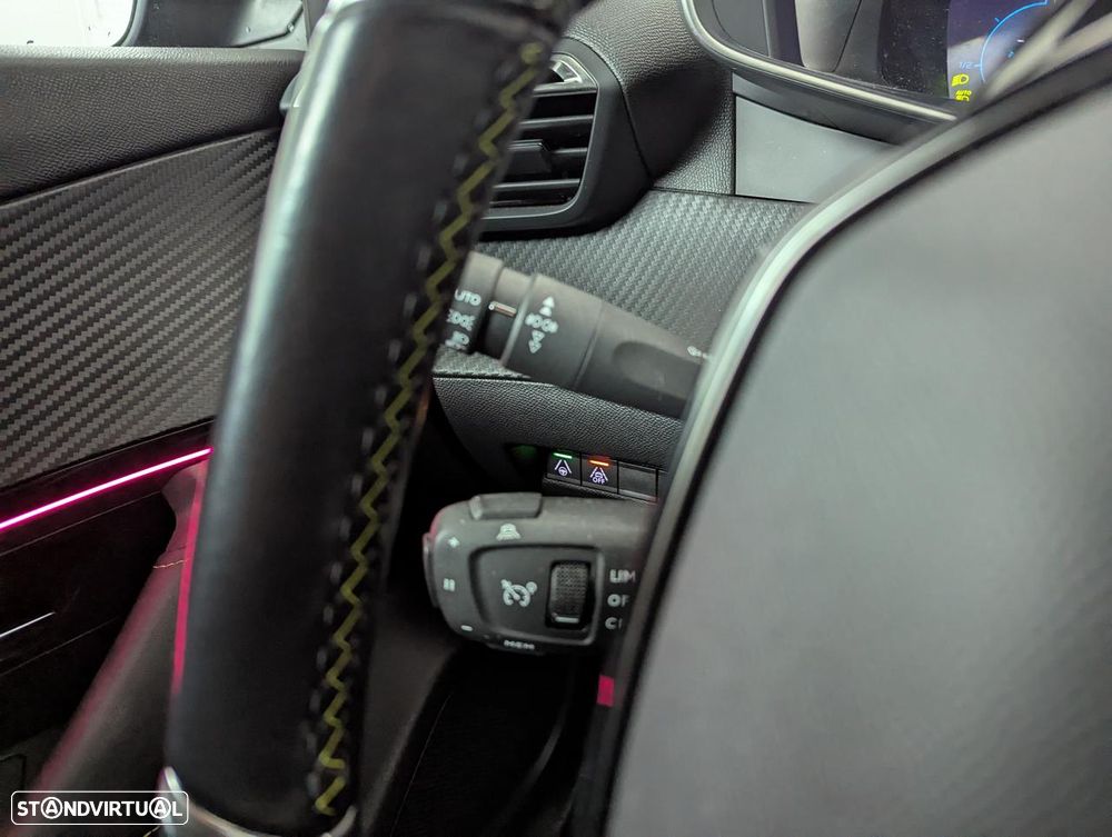 Peugeot e-2008 GT - 13