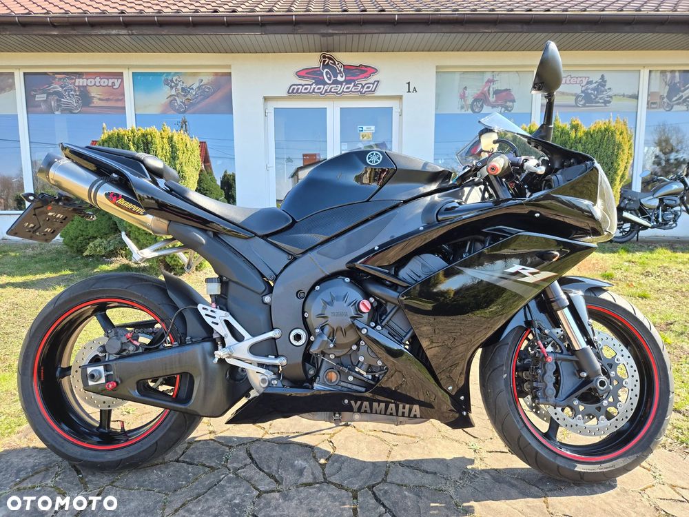 Yamaha R1 - 1