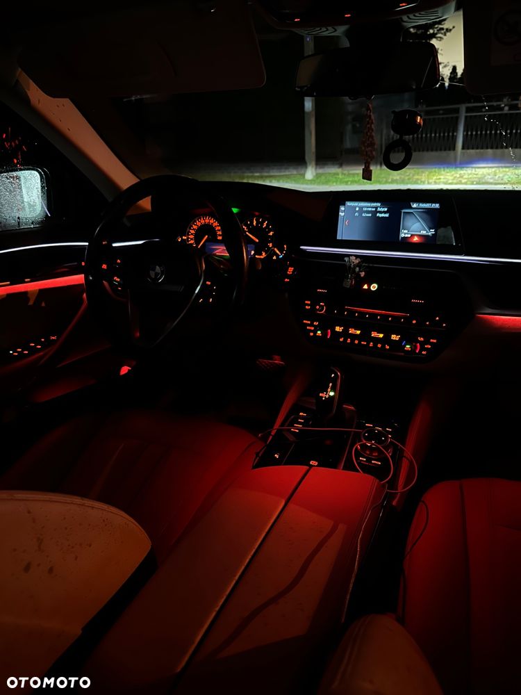 BMW Seria 5 520d Luxury Line - 8