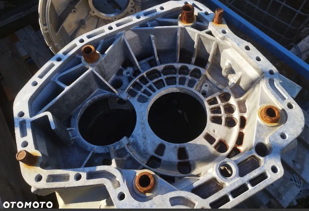 OBUDOWA SKRZYNI BIEGÓW G281-12 G330-12 ŚRODKOWA MERCEDES - 2