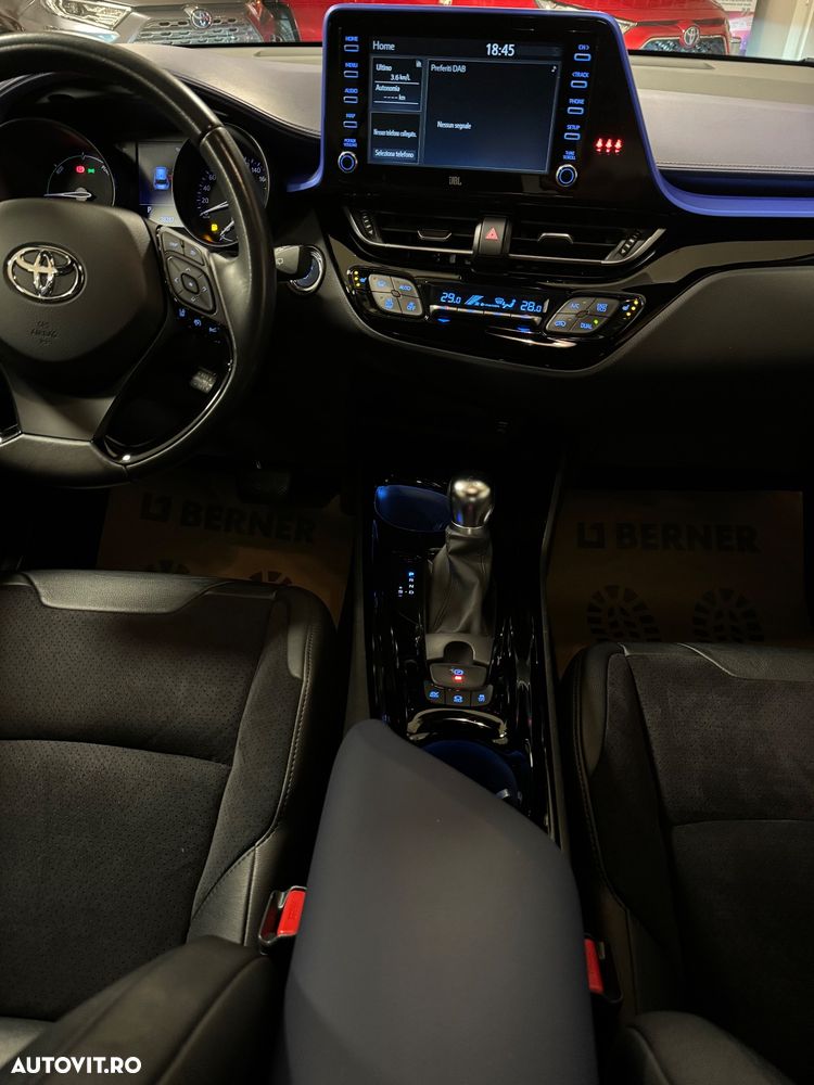 Toyota C-HR 2.0 Hybrid Team Deutschland - 12