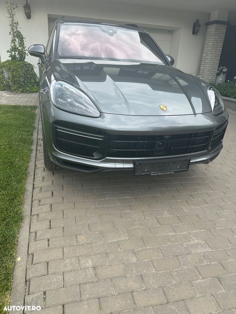 Porsche Cayenne Turbo - 2