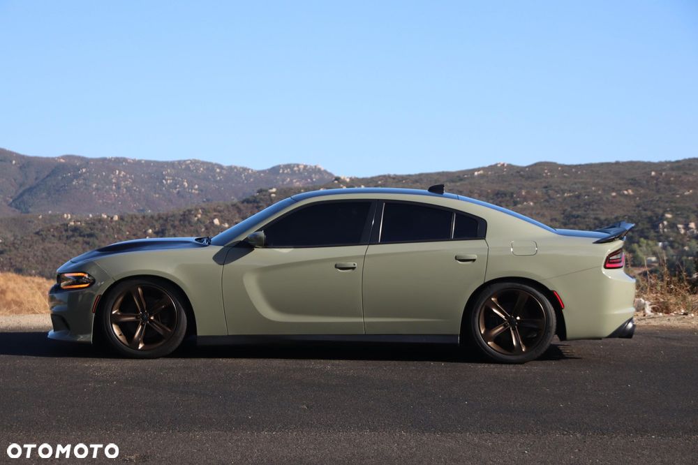 Dodge Charger 5.7 R/T - 8