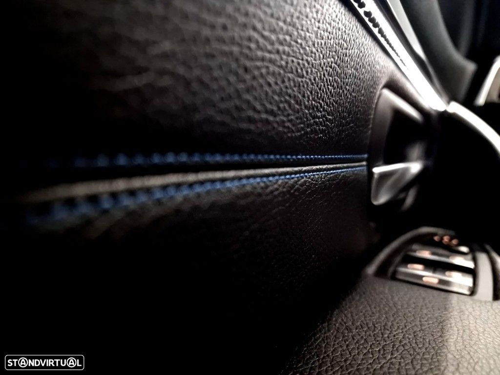 BMW 318 i Touring Pack M Auto - 29