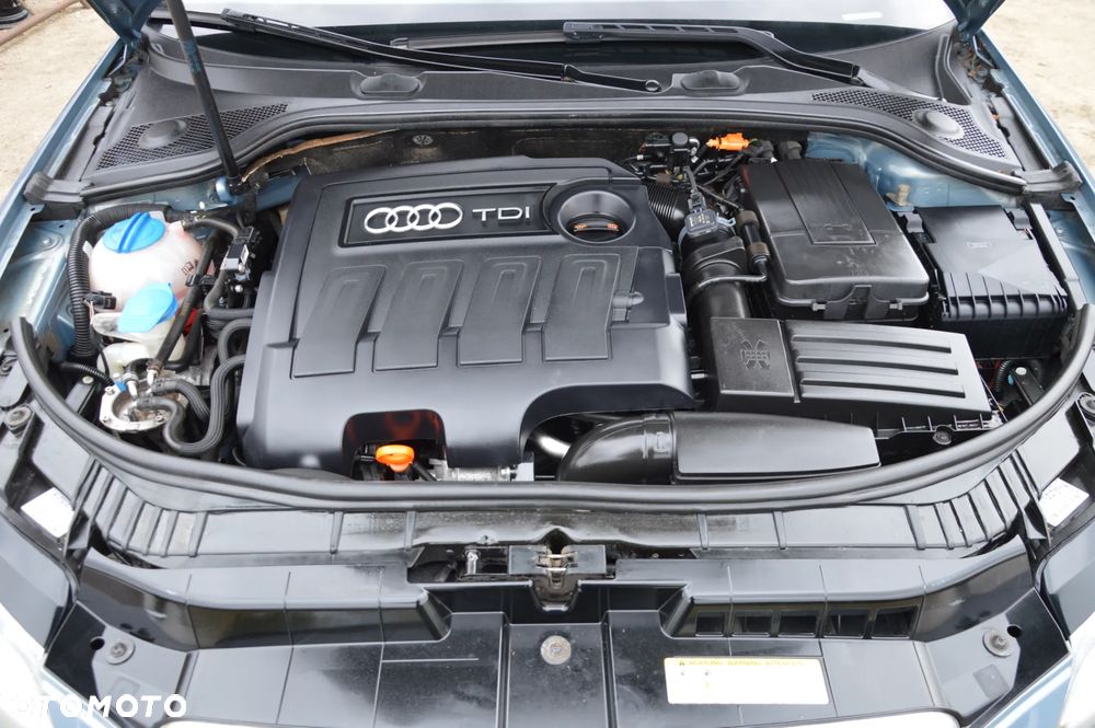 Audi A3 Sportback 1.6 TDI S line Sportpaket - 27