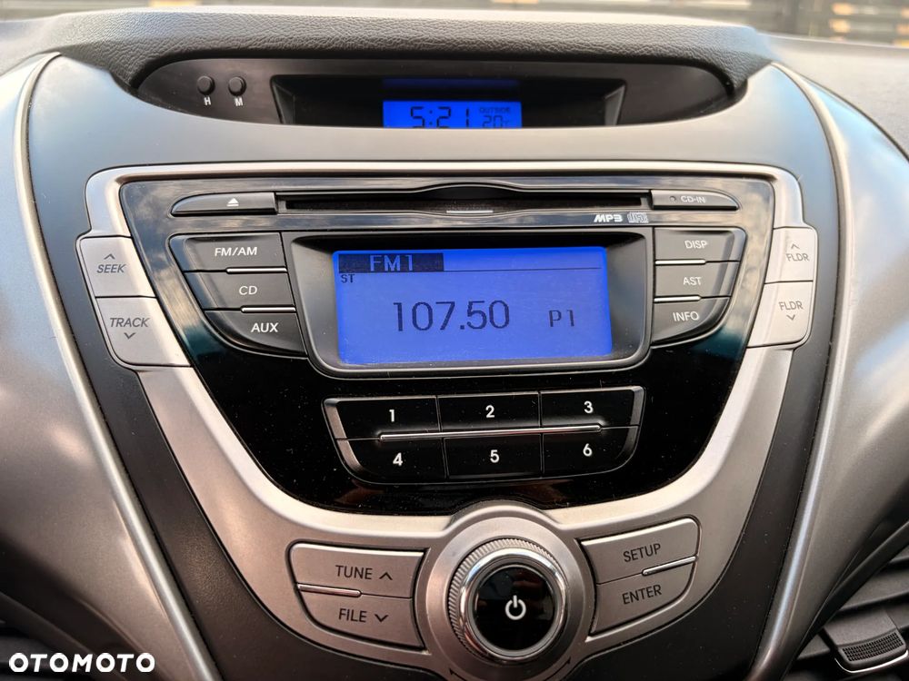 Hyundai Elantra 1.6 Style - 32