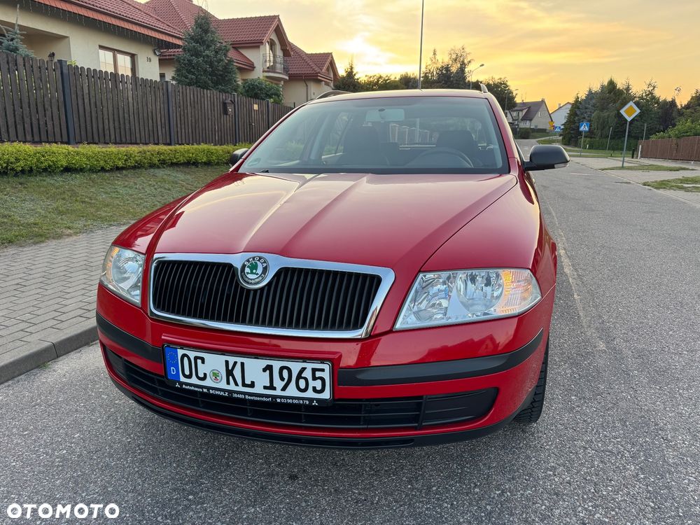 Skoda Octavia 1.6 Combi Ambiente - 2