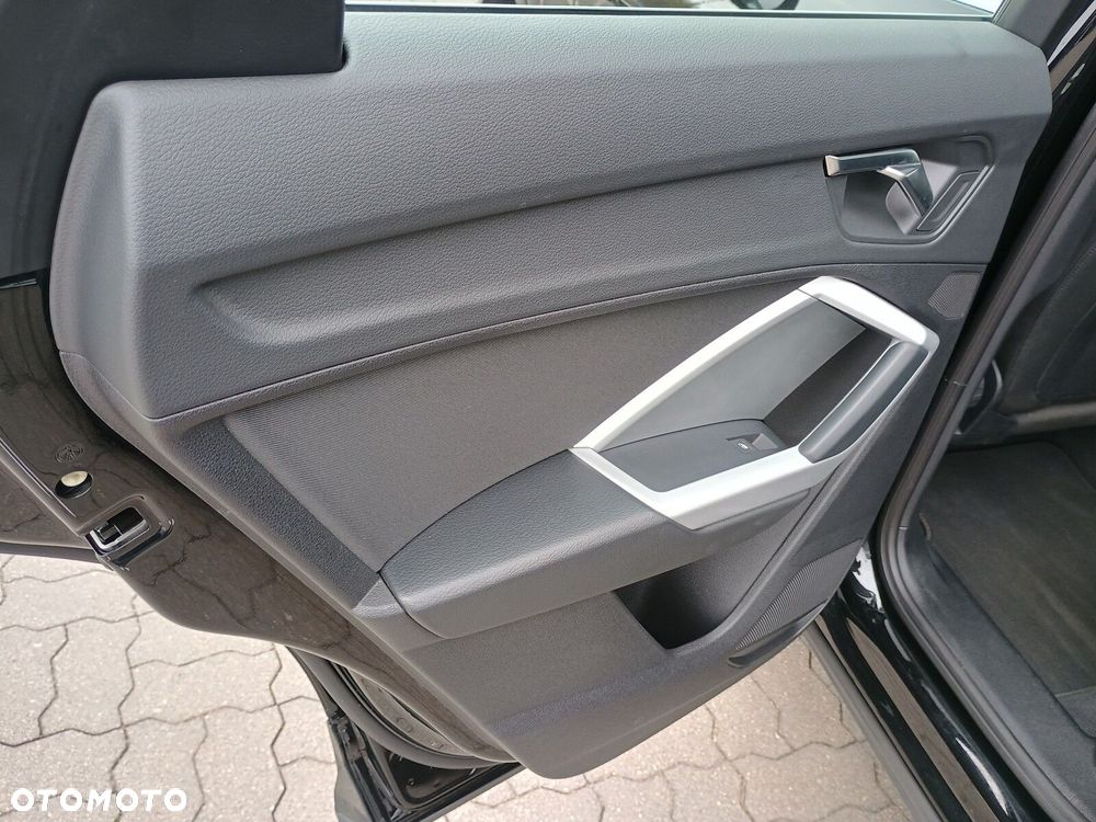 Audi Q3 Sportback - 9