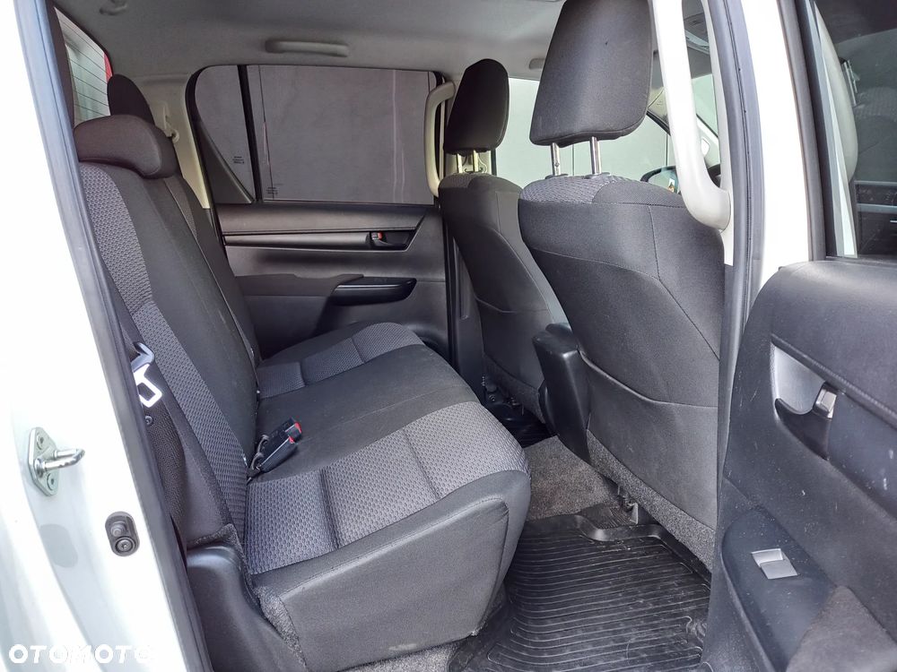 Toyota Hilux 2.4 D-4D Extra Cab DLX 4x4 - 10