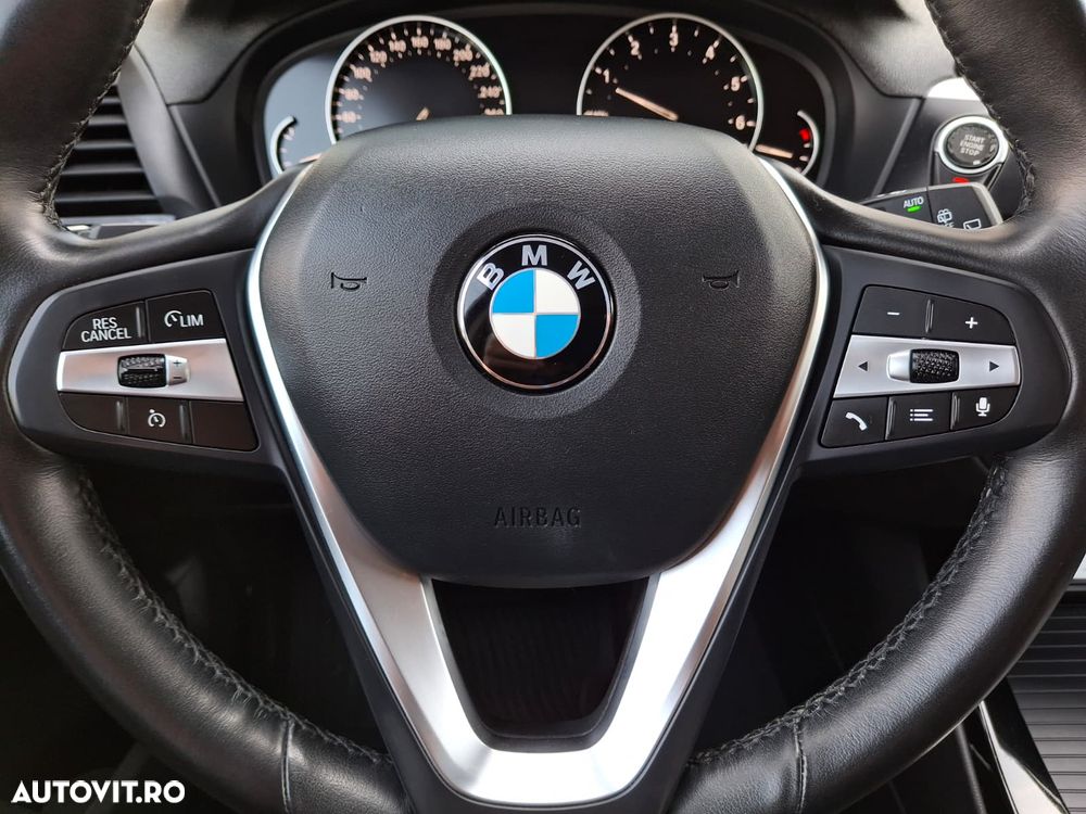 BMW X3 xDrive20i AT - 30
