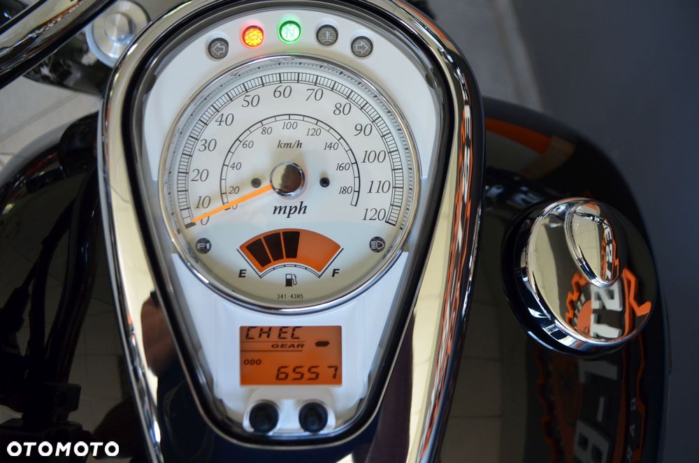 Suzuki VL 800 Volusia - Boulevard C50 - 36