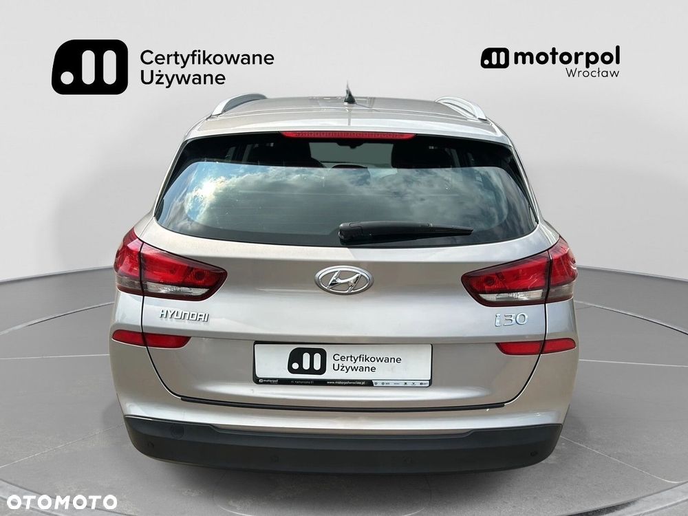 Hyundai i30 1.4 Classic + - 12