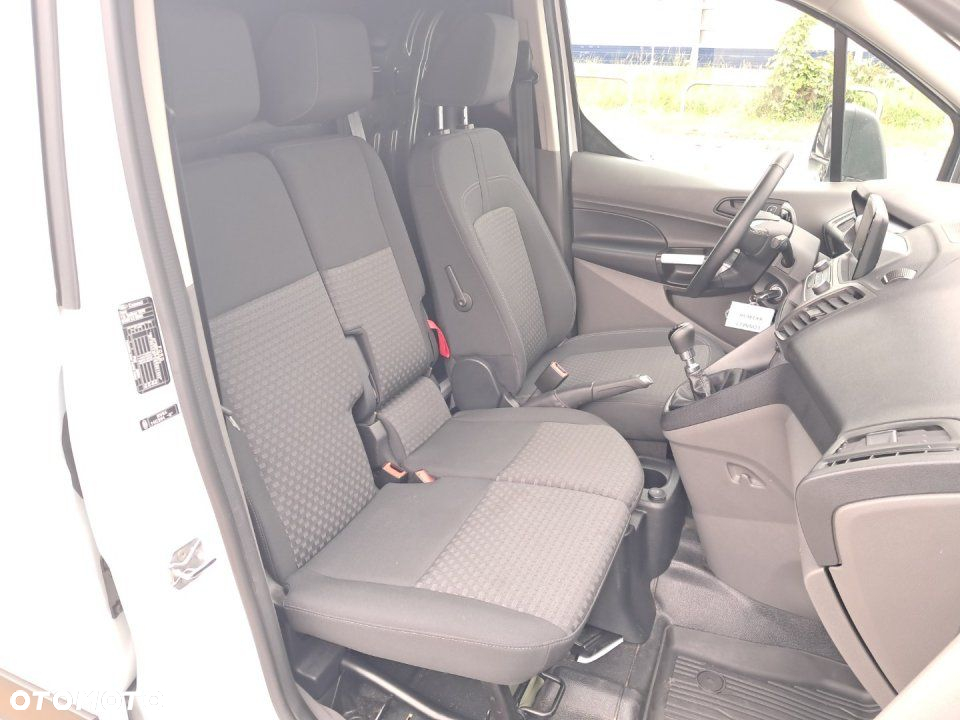 Ford Transit Connect - 11