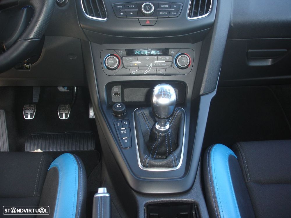 Ford Focus - 24