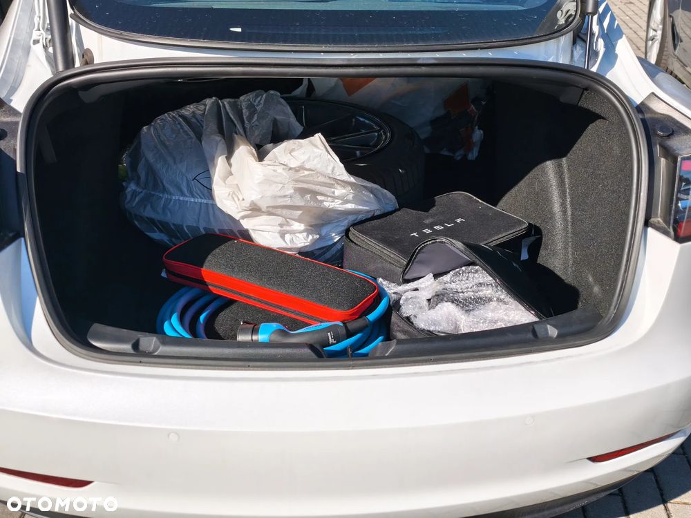 Tesla Model 3 Langstreckenbatterie Allradantrieb Dual Motor - 10