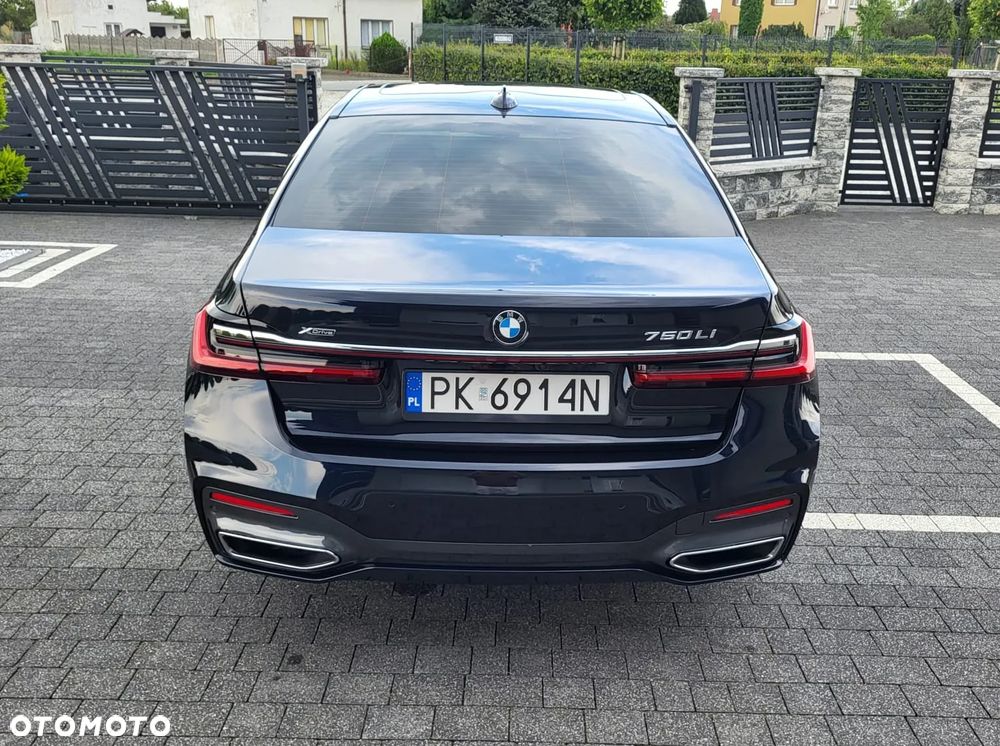 BMW Seria 7 750i xDrive - 8