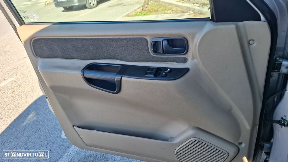 Nissan Terrano II 2.7 TDi Comfort AC - 14