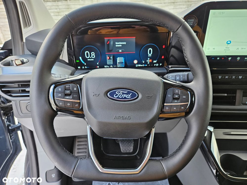 Ford Tourneo Custom - 27