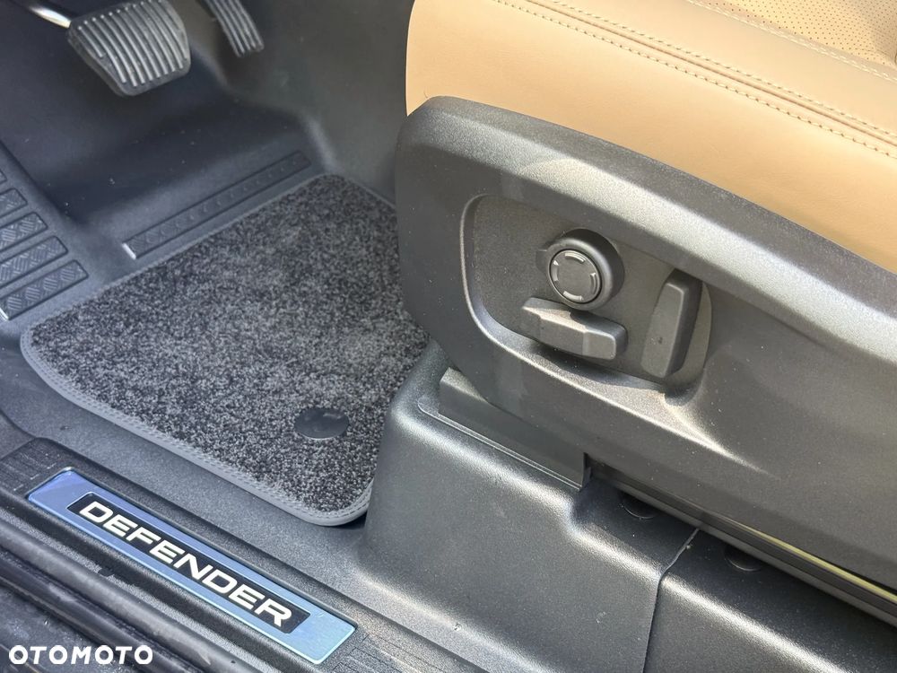 Land Rover Defender 110 D350 X-Dynamic HSE - 17