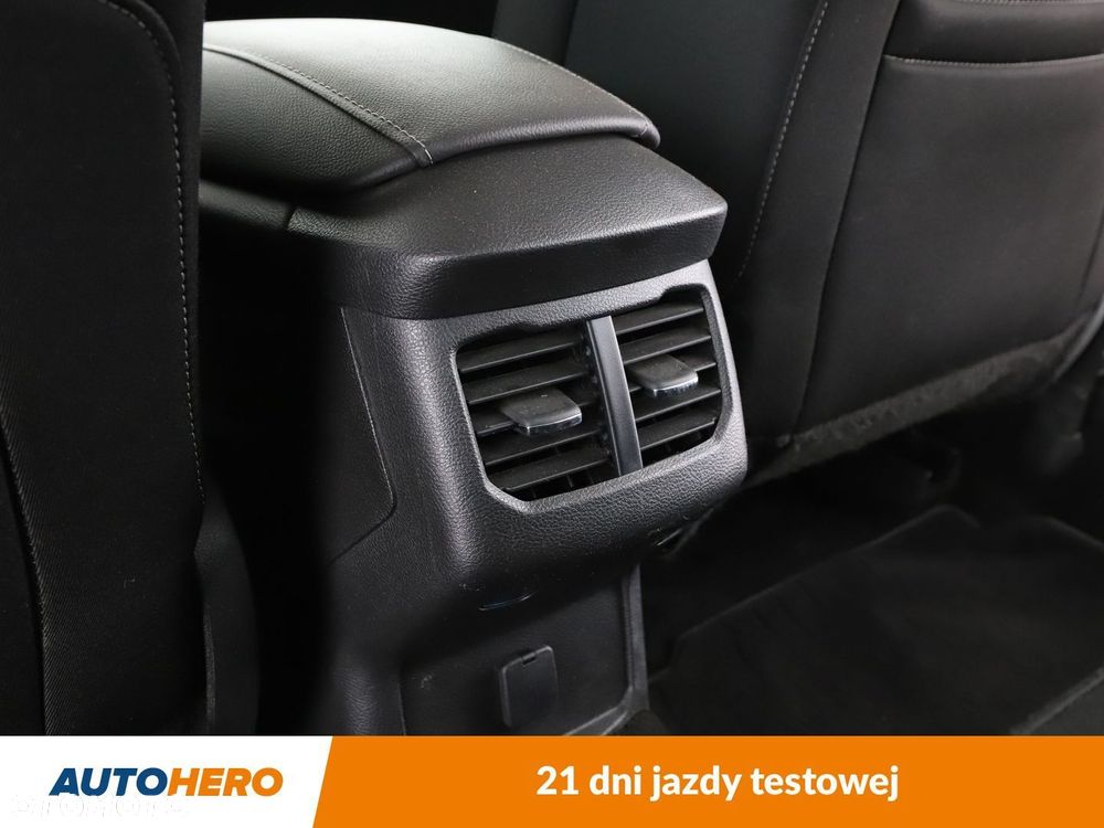 Ford Mondeo - 33