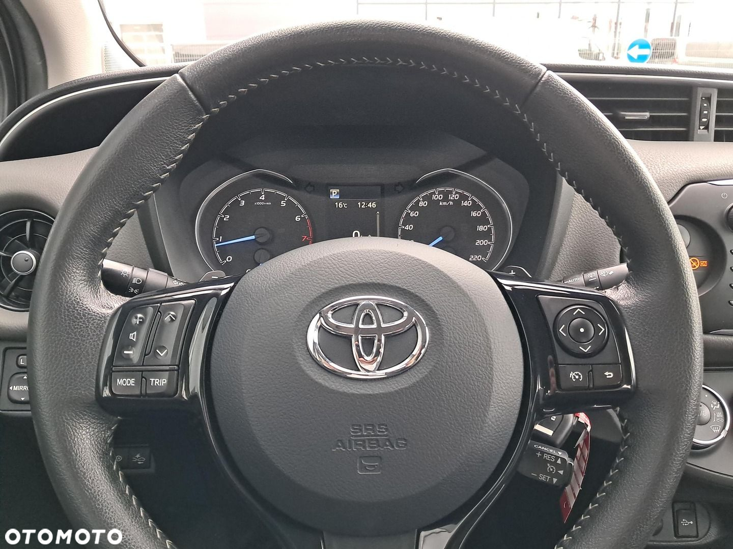 Toyota Yaris 1.5 Premium CVT - 17