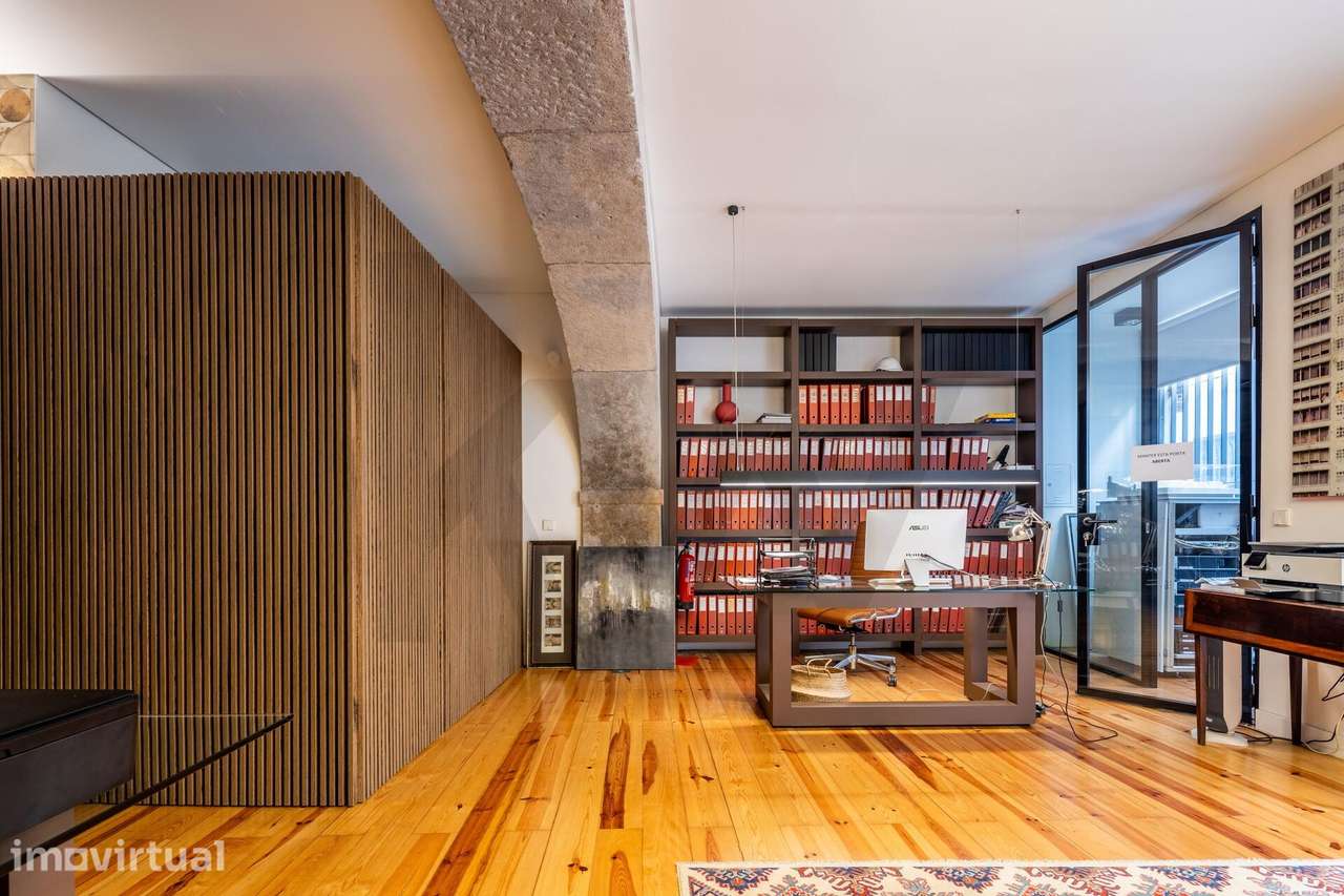 Glamour e Prestígio no Chiado| Escritório de Luxo| 6 Lugares de Garage - Grande imagem: 4/19
