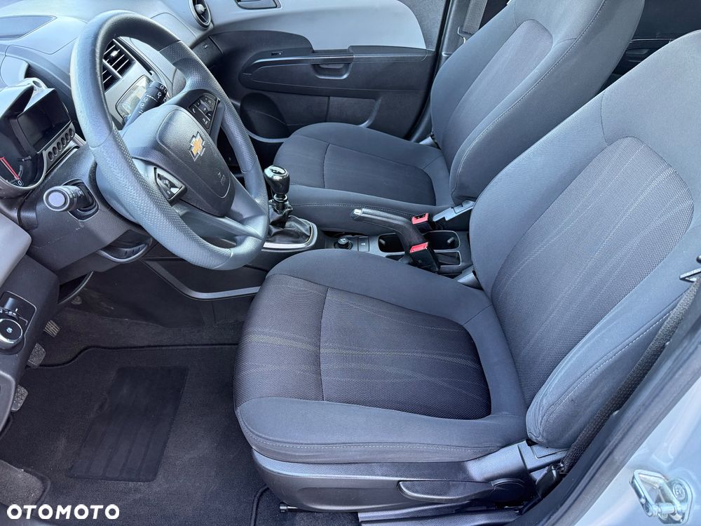 Chevrolet Aveo 1.2 LT+ - 29