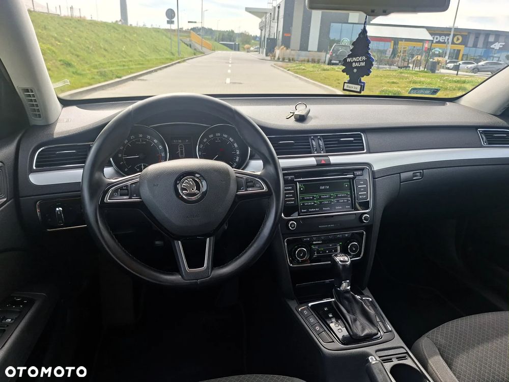 Skoda Superb 2.0 TDI 4x4 Elegance Outdoor DSG - 8