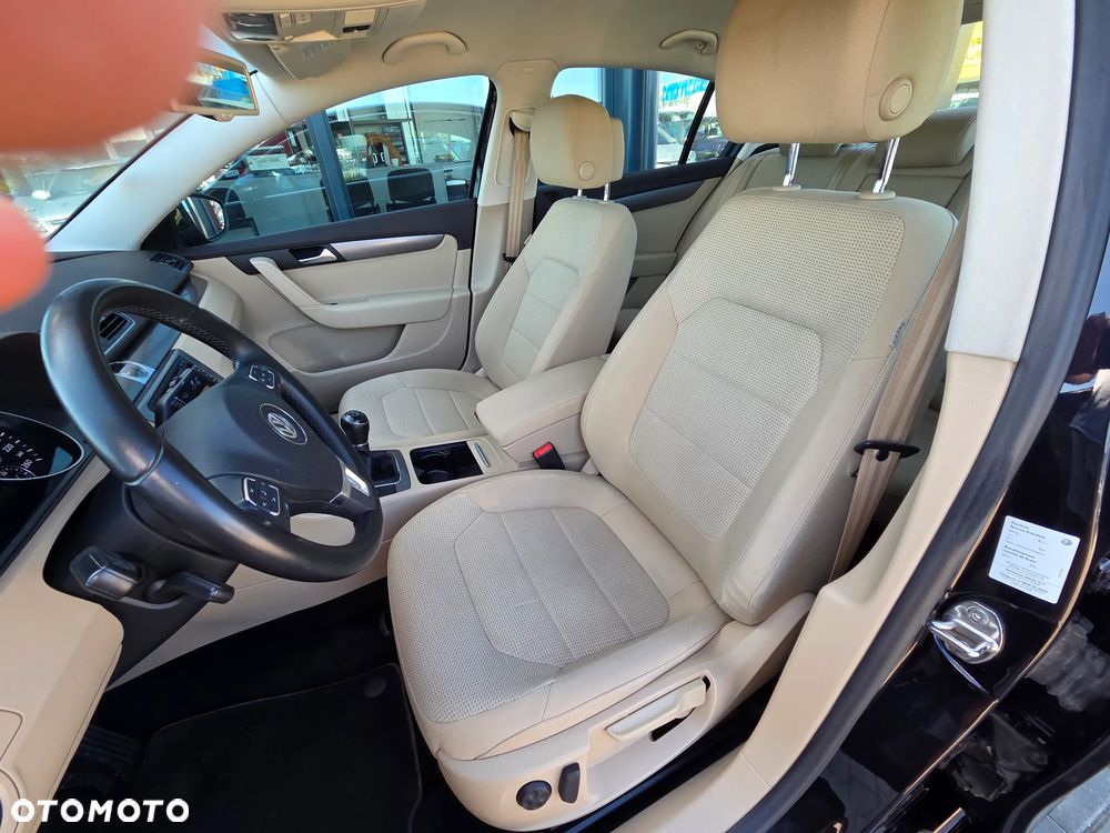 Volkswagen Passat 2.0 TDI 4Motion BlueMotion Technol Business Edition - 22
